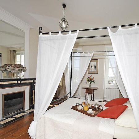 Chambres D'Hotes La Rive Mortagne-sur-Gironde Zimmer foto