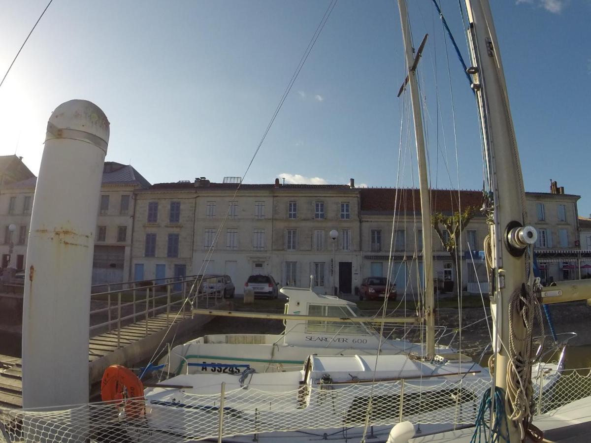 Chambres D'Hotes La Rive Mortagne-sur-Gironde Exterior foto