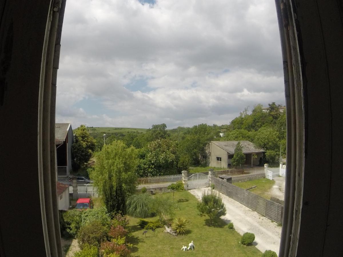 Chambres D'Hotes La Rive Mortagne-sur-Gironde Zimmer foto